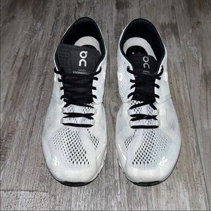 Size 9.5 mens on cloud